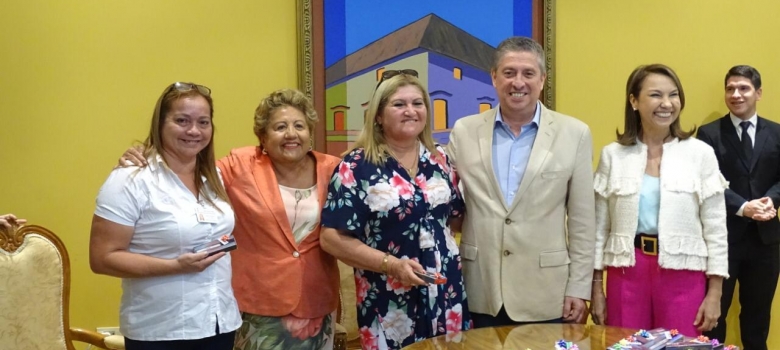 Ministros del TSJE homenajearon a funcionarias electorales en el día de la Mujer Paraguaya