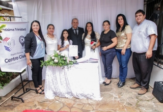 Primera boda civil en Centro Cívico de la Justicia Electoral