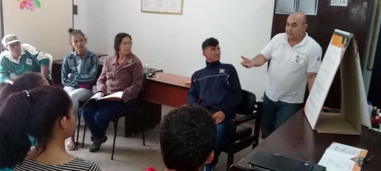 Oficina distrital del Registro Electoral brindó asistencia técnica a una comisión vecinal de Itá