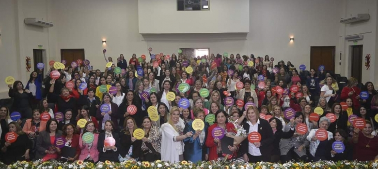 Escuela de Formación Política entrenó a un total de 330 mujeres líderes con miras al 2020