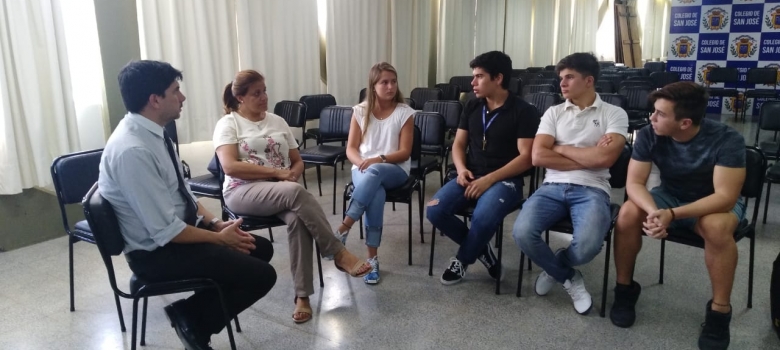  Alumnos del Colegio San José se capacitan en temas electorales    