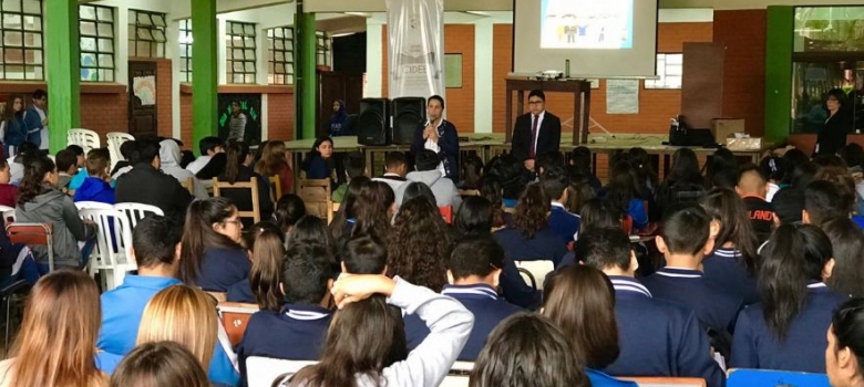  Justicia Electoral en mi Colegio capacitó sobre civismo a cerca de 200 estudiantes de   Ñemby   