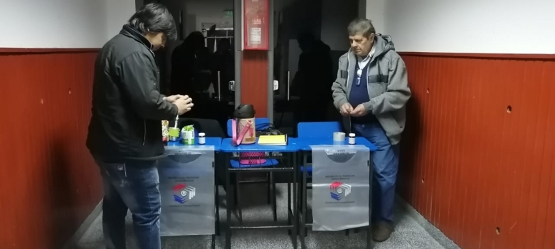  Funcionarios electorales de San Lorenzo cooperaron en elecciones deportivas en una institución educativa