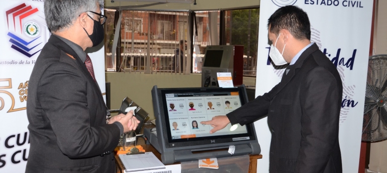 Más de 2.600 personas fueron capacitadas con las Máquinas de Votación en solo un mes, en el Registro Civil