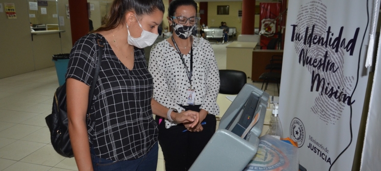Más de 1.300 ciudadanos practicaron con las Máquinas de Votación en un mes, en la sede central del Registro Civil