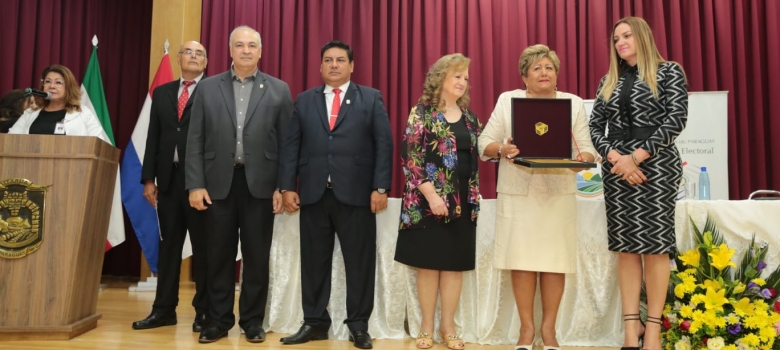 Durante presentación de Plan Electoral en Itapúa, rindieron homenaje a Ministra Wapenka