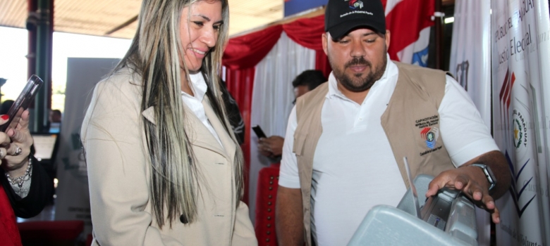 Inauguran jornadas de divulgación de la Máquina de Votación en la Terminal de Asunción