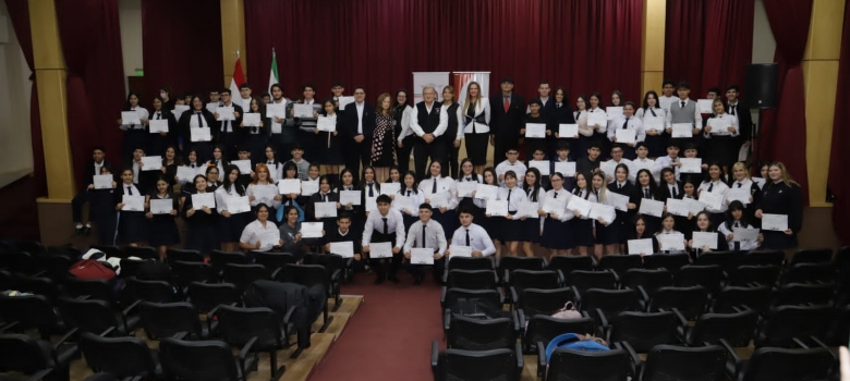 120 estudiantes de Encarnación recibieron sus certificados de Pasantías Educativas