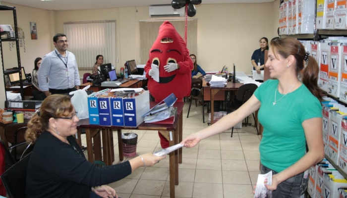 Funcionarios electorales apoyan campaÃ±a de donaciÃ³n de sangre  para salvar vidas