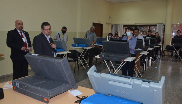 Capacitan a funcionarios electorales en el Registro Civil para ser divulgadores del Voto ElectrÃ³nico