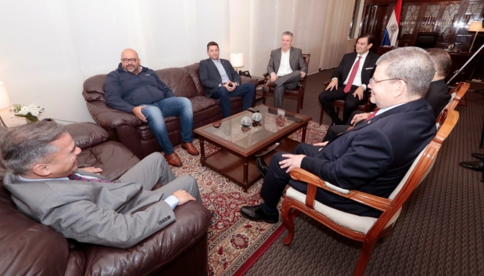 Ministros del TSJE se reunieron con autoridades de la ANR