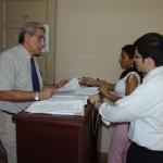 El Apoderado Rodolfo Duarte en al presentación de nulidad de las elecciones de algunos distritos del Departamento de Caazapa.<