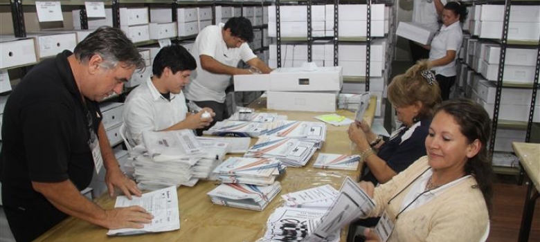 Comenzó carga de maletines electorales para internas en 3 nuevos distritos