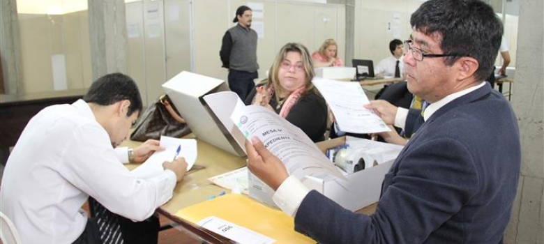Auditan materiales electorales  para elección del  gremio de abogados