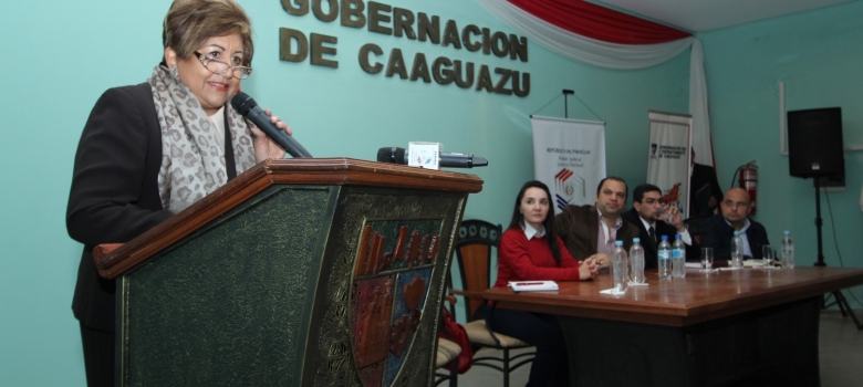 Ministra María Elena Wapenka mantuvo reunión con jefes de Oficinas Distritales de Caaguazú