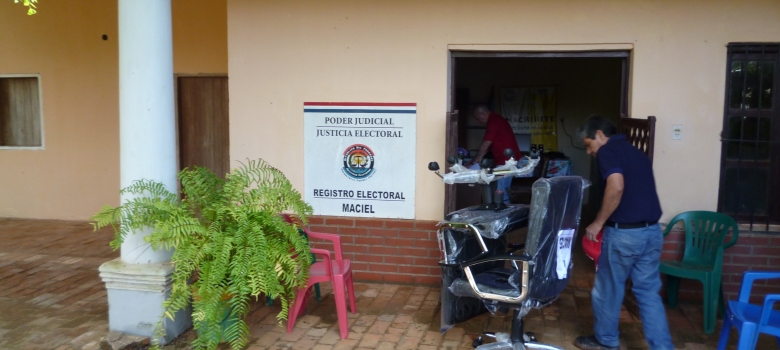 Oficinas Distritales del Registro Electoral de Concepción y Caazapá recibieron equipamiento mobiliario