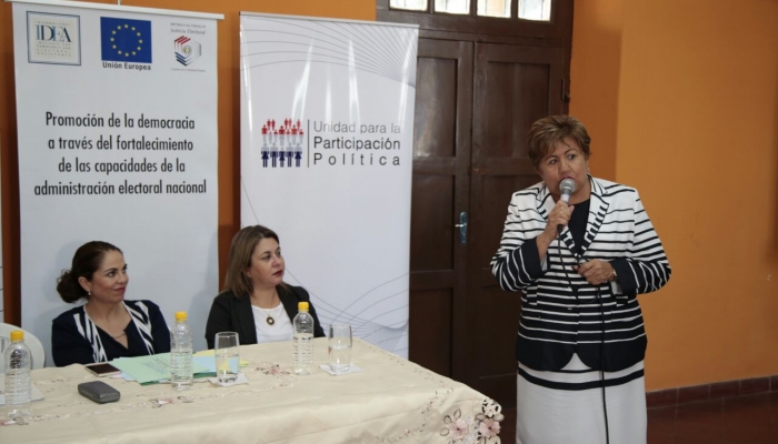 Taller en Valores DemocrÃ¡ticos llega a mujeres del departamento de Presidente Hayes