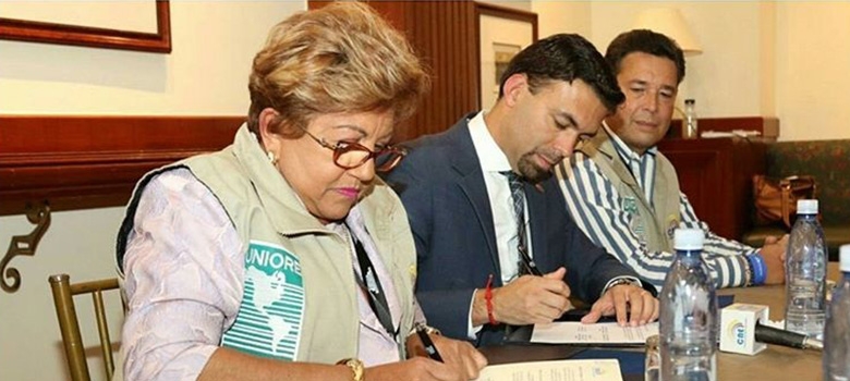 Ministra Wapenka, Presidenta de la UNIORE firmó convenio de cooperación con el CNE de Ecuador