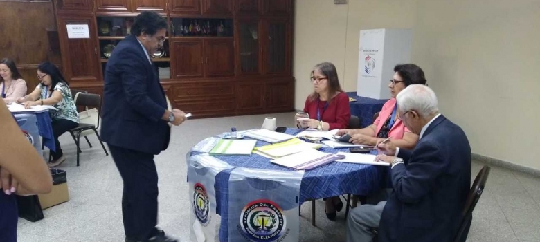 Técnicos electorales acompañaron proceso electoral  del Colegio de Escribanos 