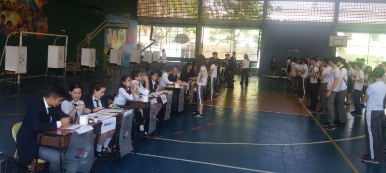 Funcionarios de La Encarnación acompañaron elecciones de estudiantes del Colegio Cristo Rey 