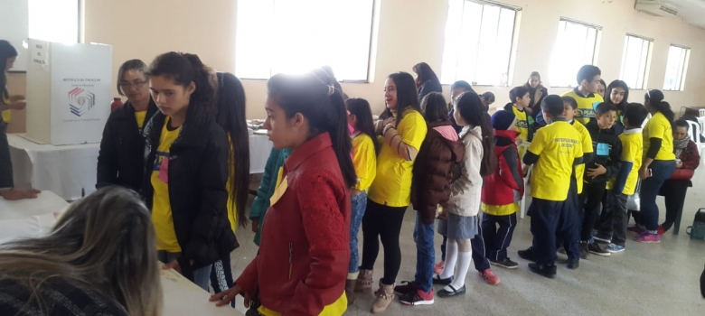 Funcionarios electorales acompañaron elecciones estudiantiles en Guairá