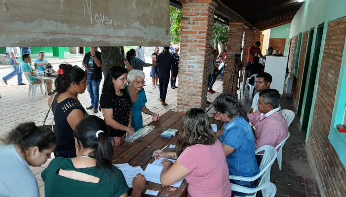 MÃ¡s de 400 personas ya votaron hasta el medio dÃ­a en las municipales de San Carlos del Apa
