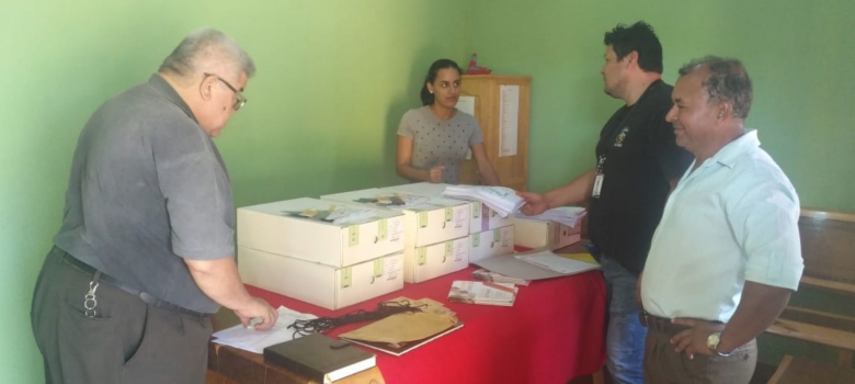 Junta Cívica recibió maletines electorales para las Elecciones Municipales en Puerto Adela 