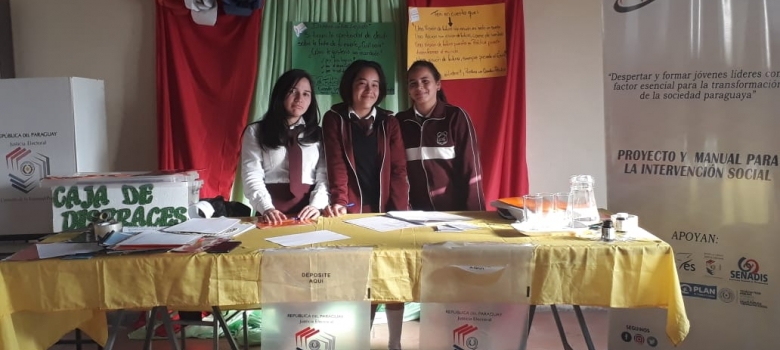 Jóvenes de Villarrica aprenden ciudadanía e importancia de la participación electoral 