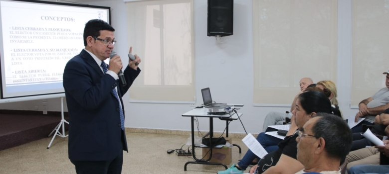 Funcionarios participan de charla sobre nuevo sistema electoral que será aplicado en las Municipales 2020