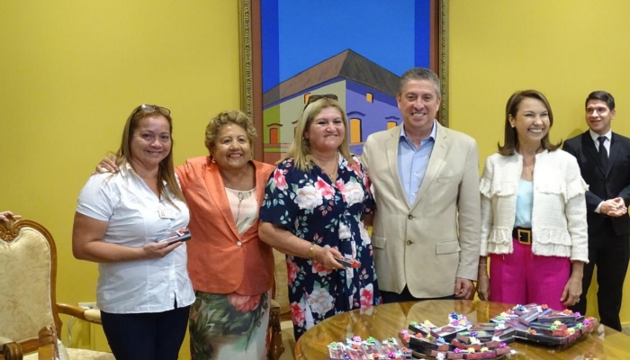 Ministros del TSJE homenajearon a funcionarias electorales en el dÃ­a de la Mujer Paraguaya