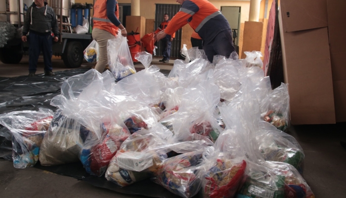 Alimentos, productos de limpieza y prendas de vestir fueron entregados a la SEN para afectados por las inundaciones