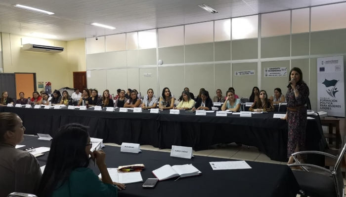 ContinÃºa con Ã©xito Escuela de FormaciÃ³n PolÃ­tica para Mujeres LÃ­deres en ItapÃºa 