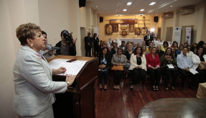 Ministra ratifica compromiso de potenciar capacidades de liderazgo de la mujer paraguaya