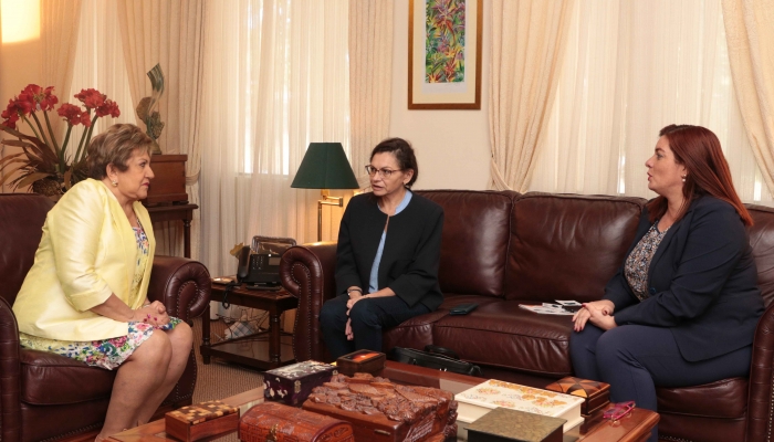 Ministra Wapenka recibiÃ³ a Embajadora de Francia en Paraguay