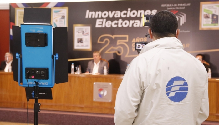 Ministro Bestard celebra uso de mÃ¡quinas de votaciÃ³n para que ciudadanÃ­a pueda familiarizarse con tecnologÃ­a