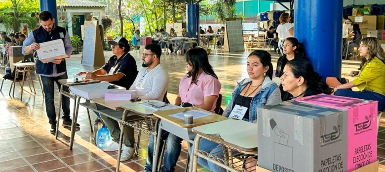 Presidente del TSJE participa como observador electoral en El Salvador